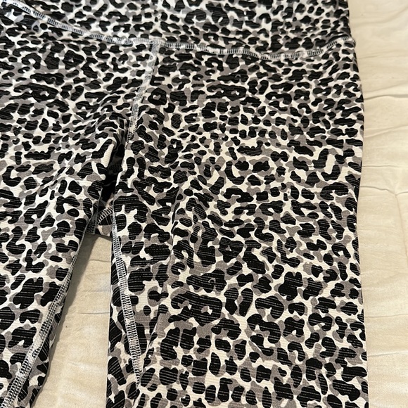 Outdoor Voices Leggings - Picture 2 of 4